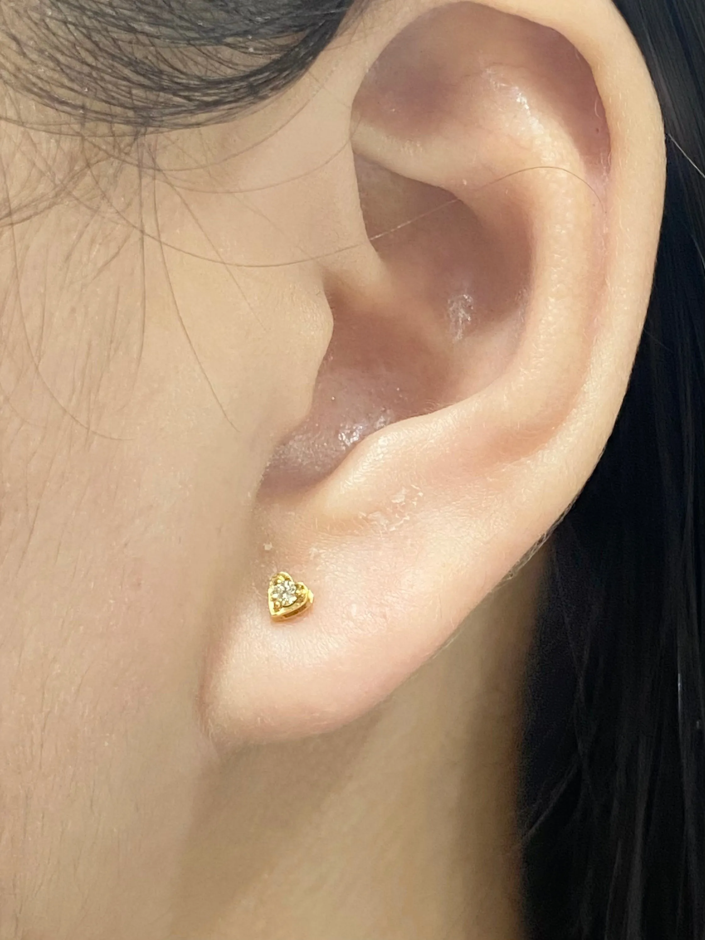 #LVNA2024 | Golden Heart Stud Diamond Earrings 18kt